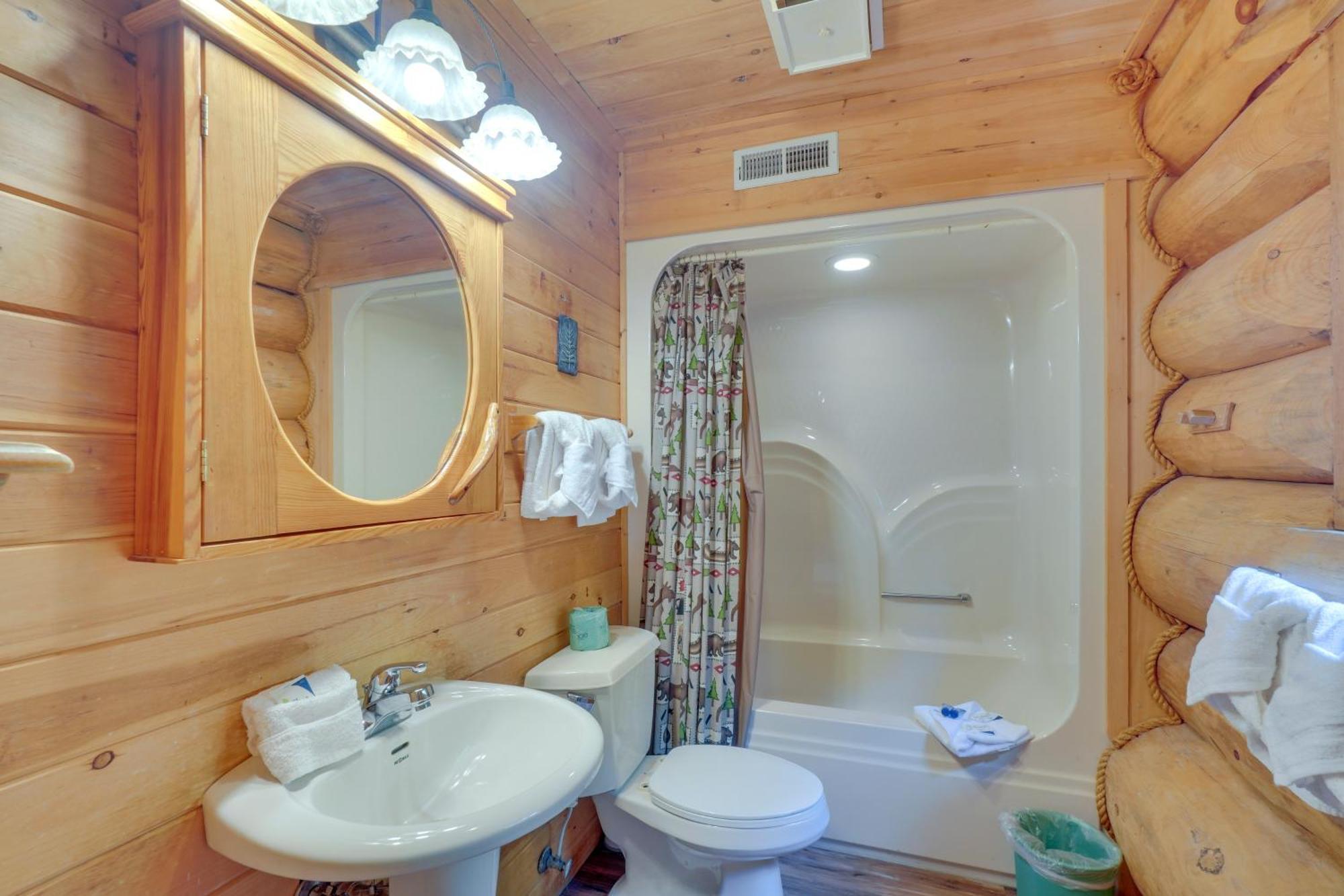 Gatlinburg Cabin With Hot Tub About 11 Miles To Downtown 외부 사진